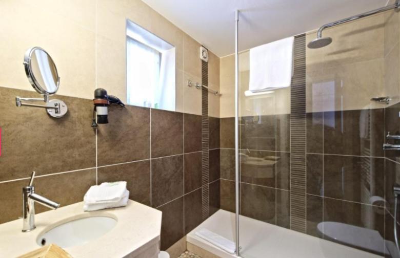 דורבורי Hotel Saint-Amour מראה חיצוני תמונה